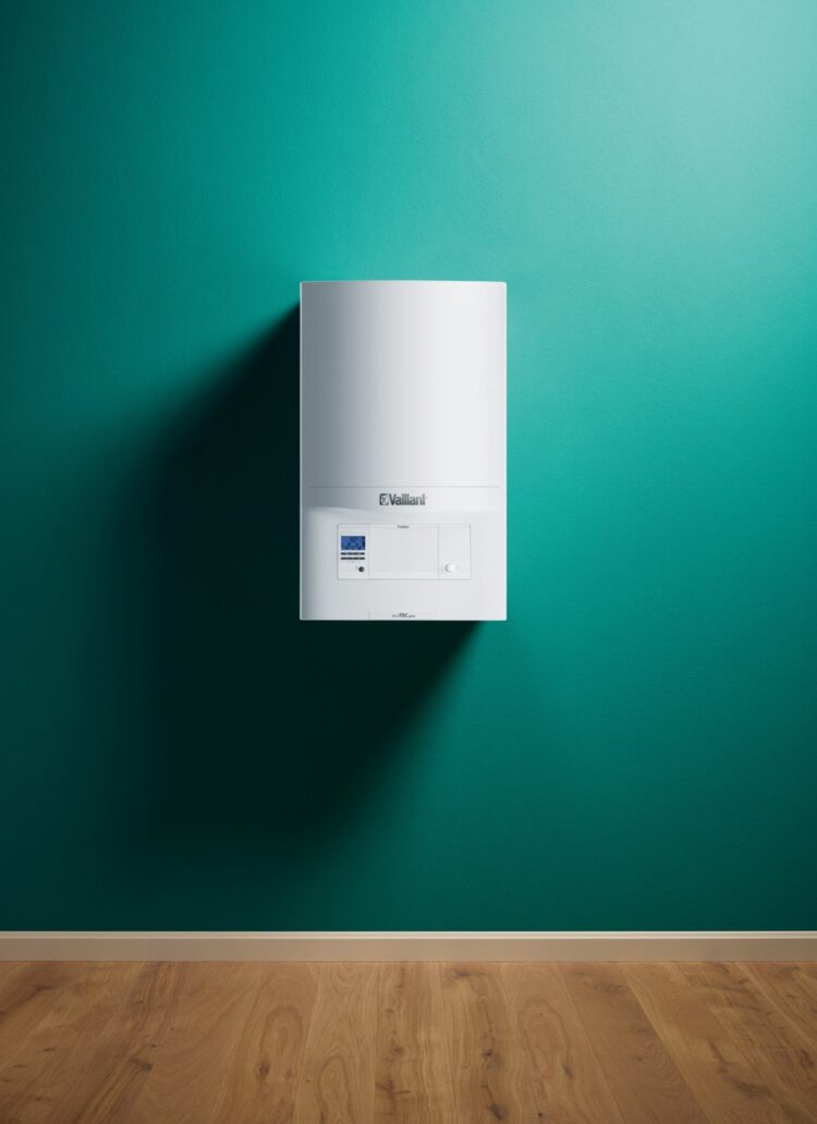 Vaillant EcoTec Pro 28 28kW Combi Boiler with Horizontal Flue Pack 10221837