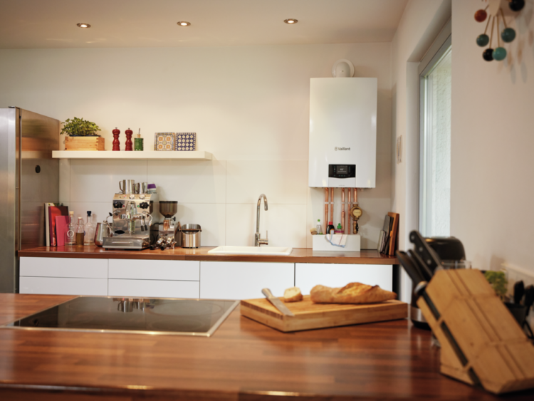 VAILLANT ECOTEC+ 832 32KW COMBI BLR - Image 2